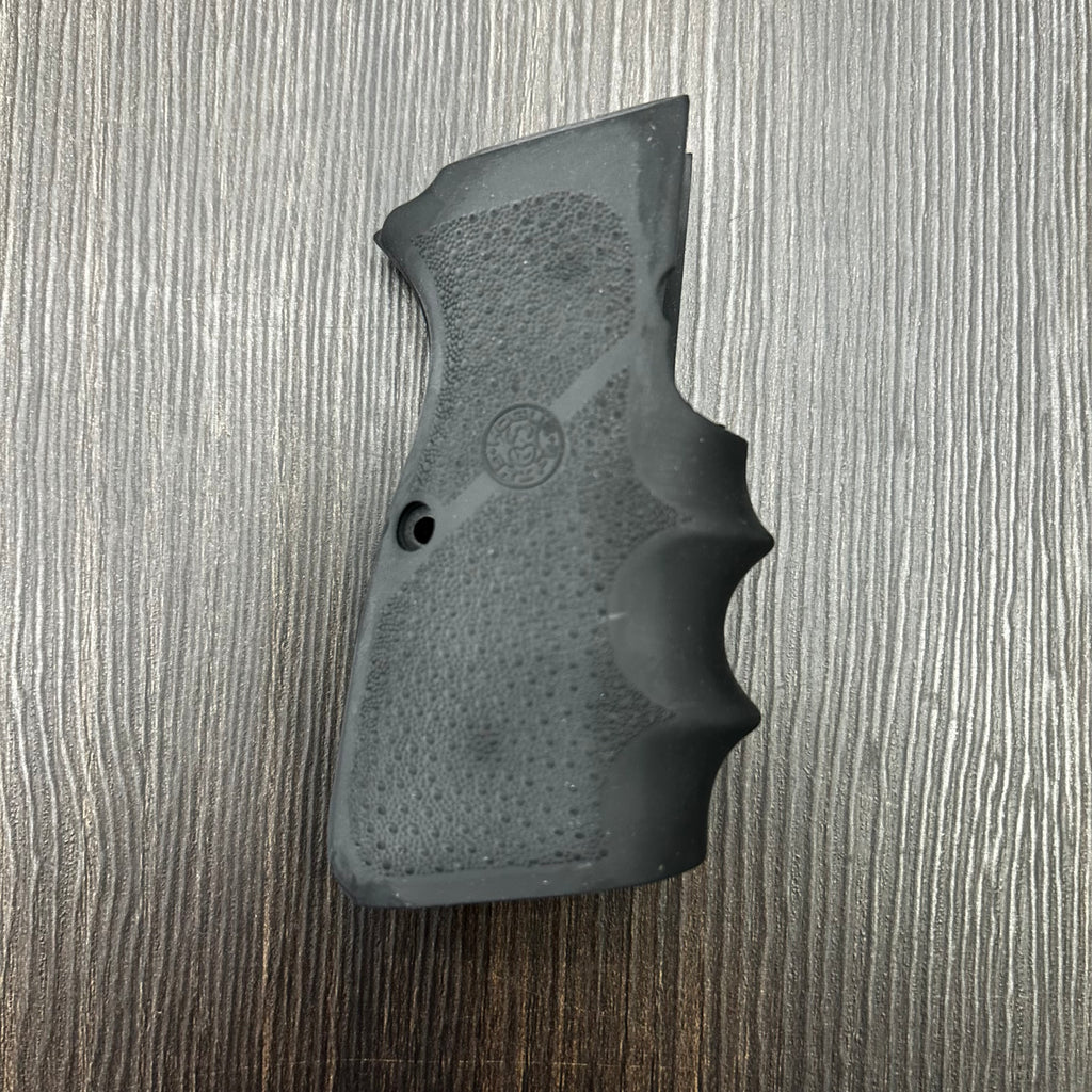 CACHA PARA PISTOLA BRONING HI-POWER & CARANDAI MATERIAL DE GOMA